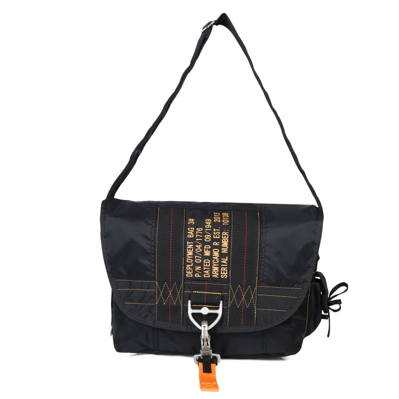 black lightweight messenger bag